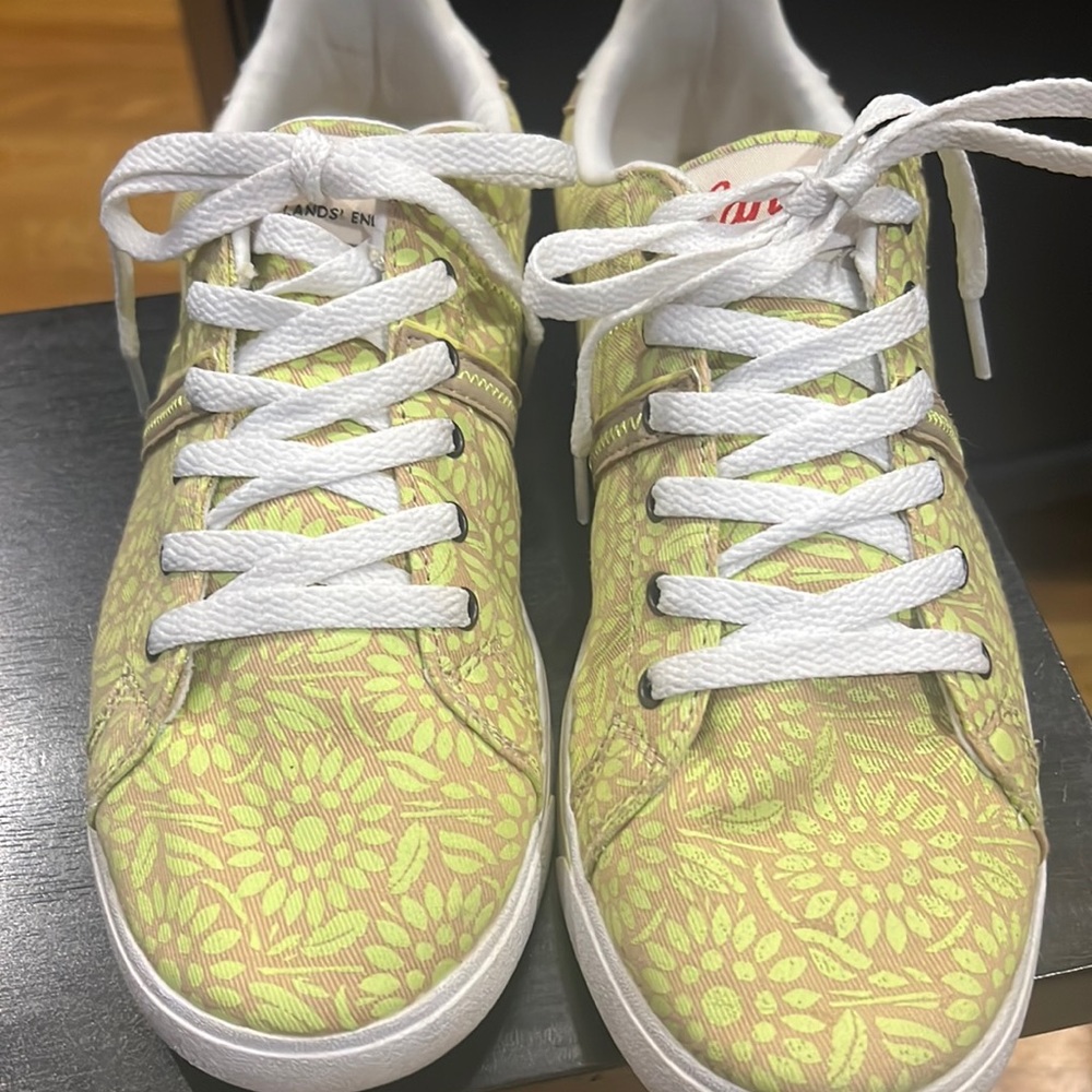 Womens shoes